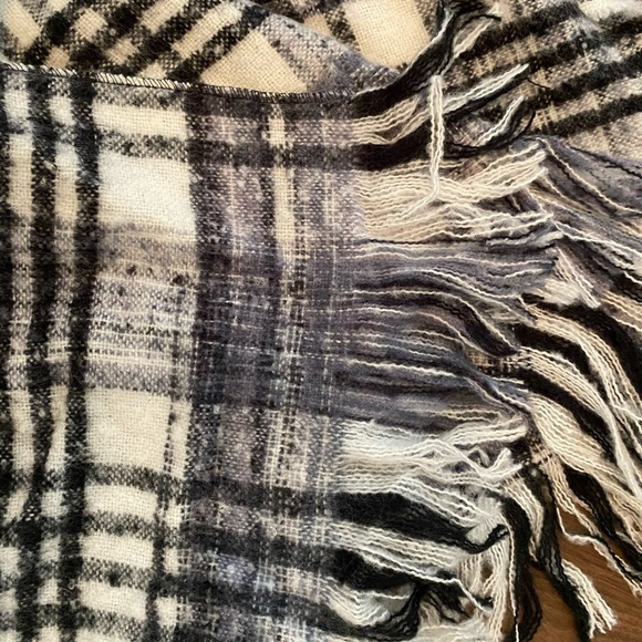 Plaid Fringe Shawl - Picture 4 of 5